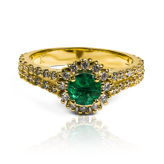 Anillo Obelisk Esmeralda + Diamantes, hecho en oro 18k con certificado de calidad y garantía de por vida, fabricado por Joyería Caracas.