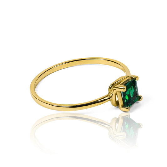 Anillo Silent Spin Cuadrado es una pieza de Joyería Caracas. Elaborado con oro de 18K, cuenta con certificado de calidad y garantía de por vida.