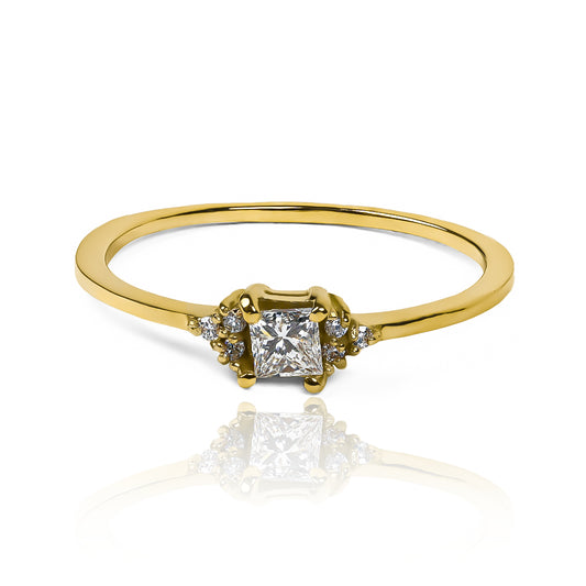 Anillo de compromiso Grape Inspiration diamonds de Joyería Caracas en oro 18k viene con un certificado de calidad y garantía de por vida.