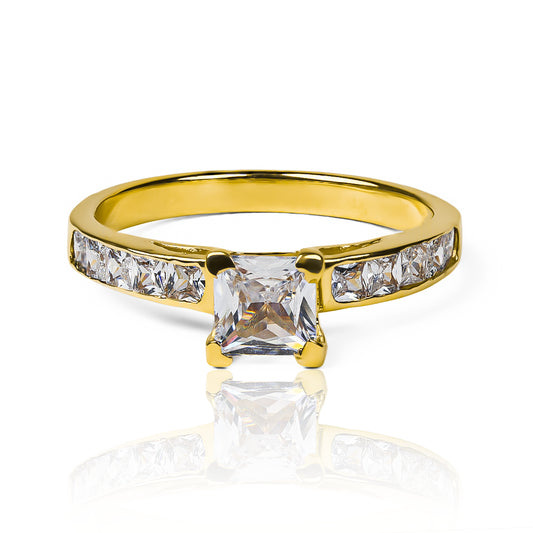 Anillo Square Garden, fabricado en oro 18k por Joyería Caracas. Cuenta con un certificado de calidad y garantía de por vida, asegurando su belleza y durabilidad para siempre.