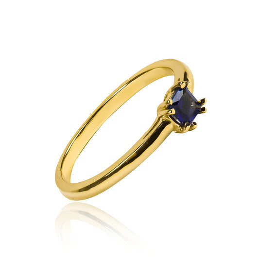 Anillo de compromiso Bridge es una pieza de Joyería Caracas. Elaborado con oro de 18 k, cuenta con un impresionante certificado de calidad y garantía de por vida.