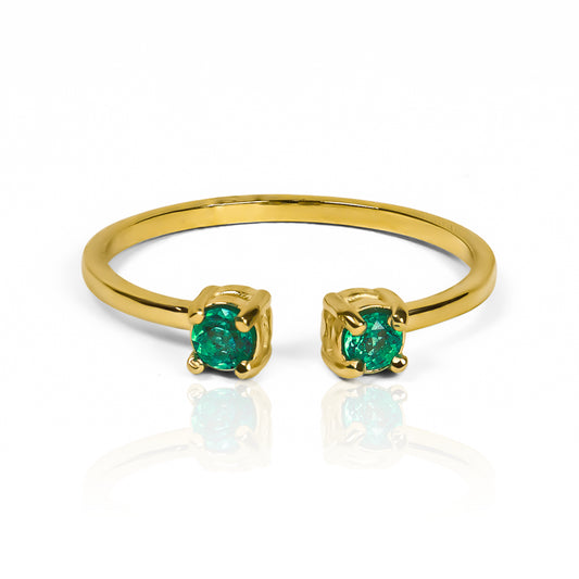 Anillo Emerald Duo fabricado por Joyería Caracas en oro 18k, cuenta con certificado de calidad y garantía de por vida.