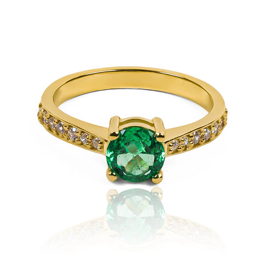 Anillo de compromiso Emeraldy, fabricado en oro 18k de alta calidad y certificado de garantía de Joyería Caracas.