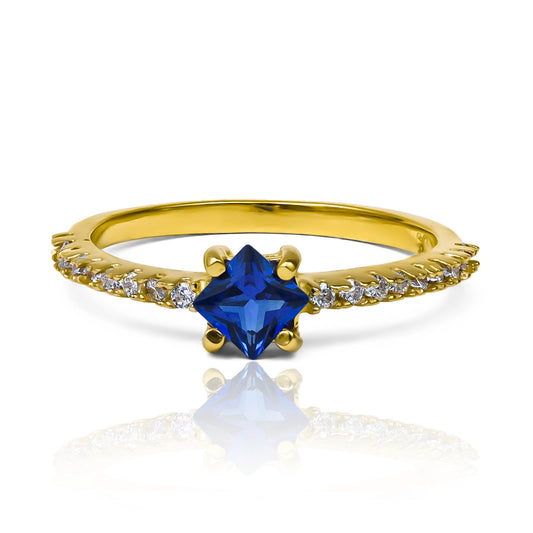Anillo Blue Passion, fabricado en oro 18k por Joyería Caracas, cuenta con certificado de calidad y garantía de por vida.