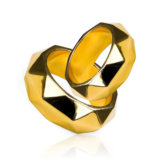 Argollas de matrimonio Tridente, fabricadas en oro 18k por Joyería Caracas, cuentan con certificado de calidad y garantía para toda la vida.