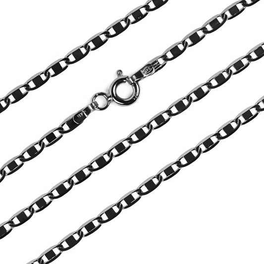 Cadena de escalera plana con espejo S45 blanco de Joyería Caracas es una opción elegante y sofisticada para cualquier ocasión. Hecha en oro de 18k.