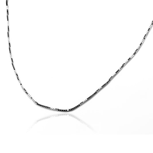 Cadena Venecia style white 50 I. Fabricada en Joyería Caracas con oro de 18k, esta cadena cuenta con certificado de calidad y garantía de por vida.