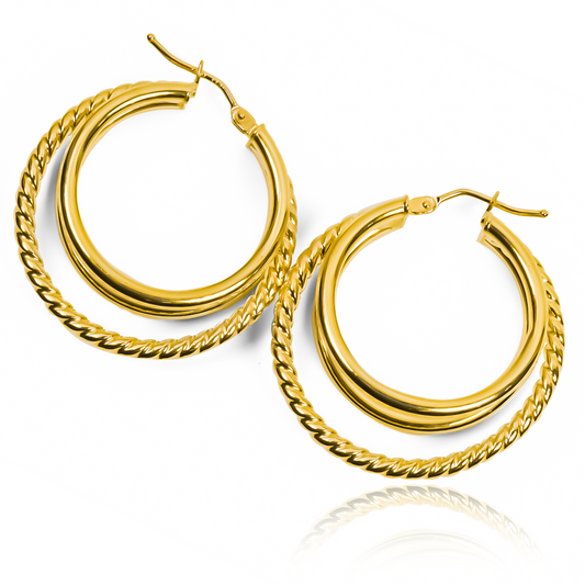 Experimente un viaje emocionante con la montaña rusa Candongas Roller coaster L I. Fabricada con oro de 18K y diseñada por Joyería Caracas, esta pieza de alta calidad ofrece una garantía para toda la vida. Disfrute de su belleza y elegancia en cada aventura. ¡Una experiencia única e inolvidable!