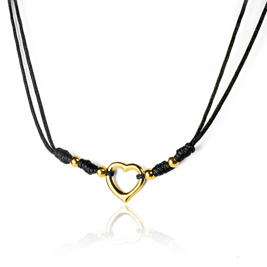 Choker - Corazón + Esferas #3 de Joyería Caracas está elaborado en oro 18k, con detalles en hilo coreano y bisutería de calidad. Con garantía de por vida y sin costo adicional.
