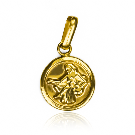 Dije Acuario JC. Confeccionado en Oro 18K, esta joya de Joyería Caracas te brinda mucha clase y sofisticación. Además, cuenta con una garantía para toda la vida.