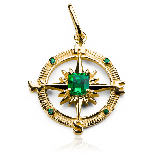 Dije Brújula esmeralda JC en oro 18K de Joyería Caracas. Con su garantía para toda la vida.