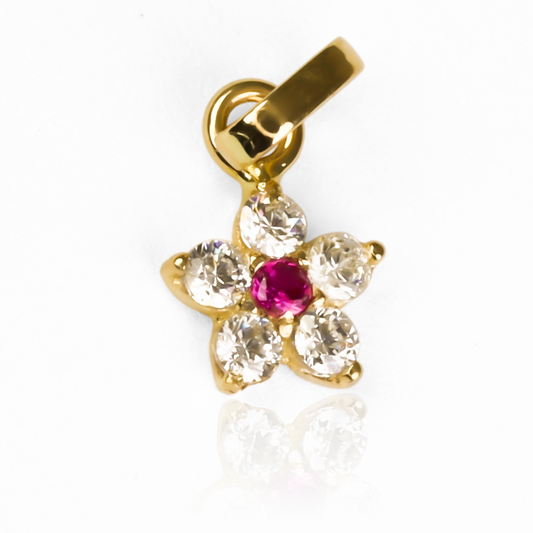 Dije Flor cristal red S JT. Con su elegante diseño de oro 18K, este dije es una verdadera obra de arte de Joyería Caracas. Cuenta con garantía de por vida.