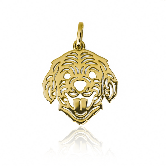 Dije Golden, tendrás un exclusivo diseño en oro 18K de Joyería Caracas que resaltará tu belleza y elegancia. Además, cuenta con garantía para toda la vida.