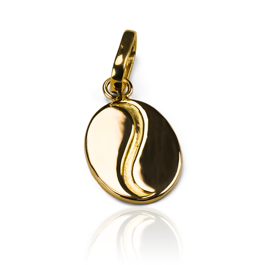Dije Grano de café L JC. Elaborado en oro 18K por Joyería Caracas, este dije es una verdadera obra de arte. Cuenta con garantía de por vida.