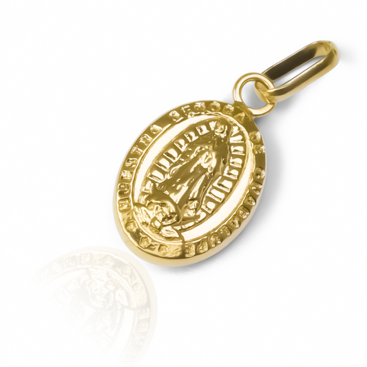 Dije Guadalupe JT M, una pieza de oro 18K con el sello de calidad de Joyería Caracas y garantía de por vida.