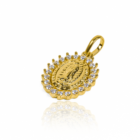 Dije Guadalupe cristales L JT, bañado en Oro 18K y elaborado por Joyería Caracas. Con garantía de por vida.