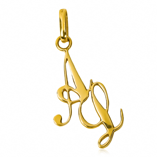Dije en forma de letra A cursiva, hecho con oro 18K de Joyería Caracas, cuenta con garantía de por vida.
