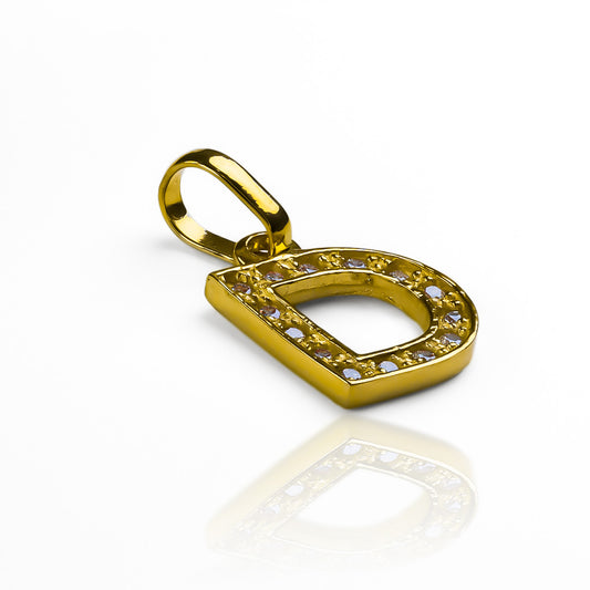 Dije Letra D crystal JT. Hecho de oro 18K y adornado con cristales de Joyería Caracas es una verdadera obra de arte. Con garantía para toda la vida.