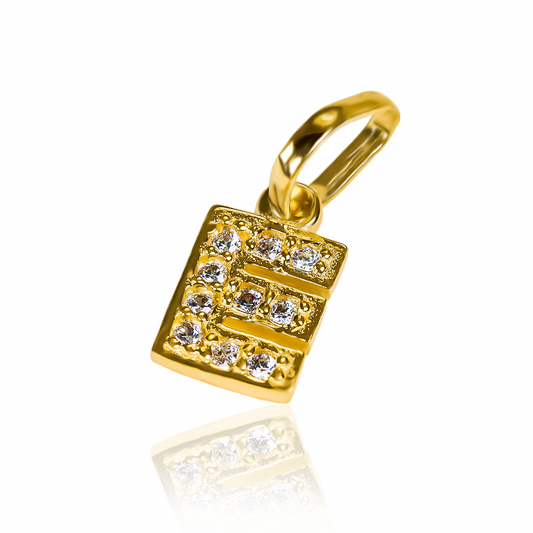 Dije Letra E crystal mini JT. Hecho con oro 18K y diseñado por Joyería Caracas, cuenta con garantía de por vida.