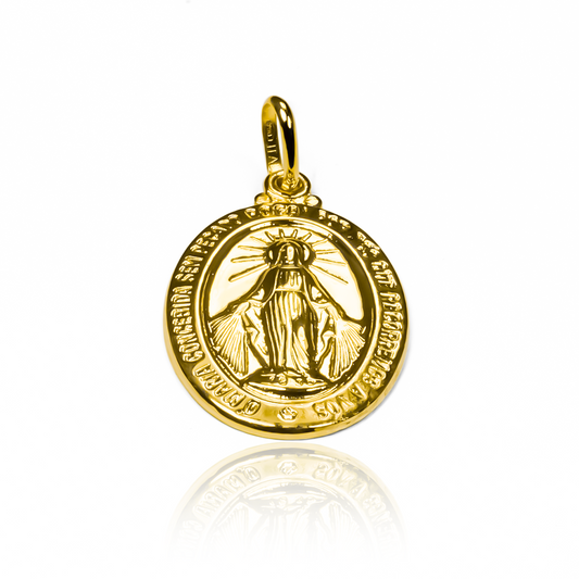 Dije Milagrosa L I. Fabricado en oro 18K y diseñado por Joyería Caracas, cuenta con garantía de por vida.