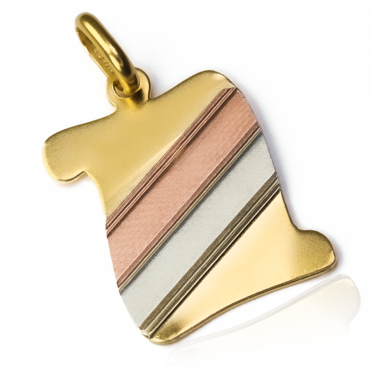 Descubre el lujo y la exclusividad con el Dije Pergamin de Joyería Caracas. Confeccionado en Oro 18K, este dije es una obra de arte para toda la vida. Luce elegante y sofisticado con esta pieza única, respaldada por nuestra garantía de por vida. Eleva tu estilo con el Dije Pergamin.