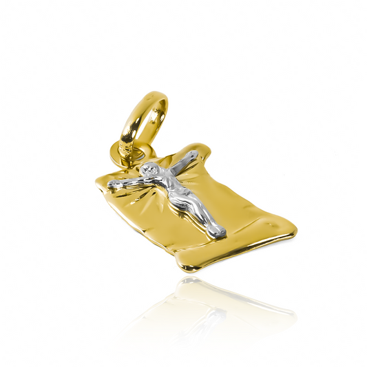 Dije Pergamino cristo bicolor S. Hecho con oro 18K y respaldado por la prestigiosa Joyería Caracas, cuenta con garantía de por vida.