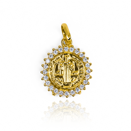 Dije San Benito armado con oro 18K de la reconocida Joyería Caracas. Cuenta con garantía para toda la vida.