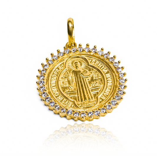 Dije San Benito casting L JT. Confeccionado en oro 18K por la prestigiosa Joyería Caracas, garantizado para toda la vida.