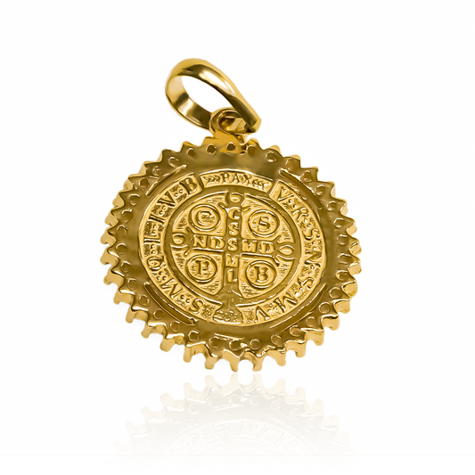 Dije San Benito casting M JT. Confeccionado en Oro 18K por Joyería Caracas, ofrece garantía para toda la vida.