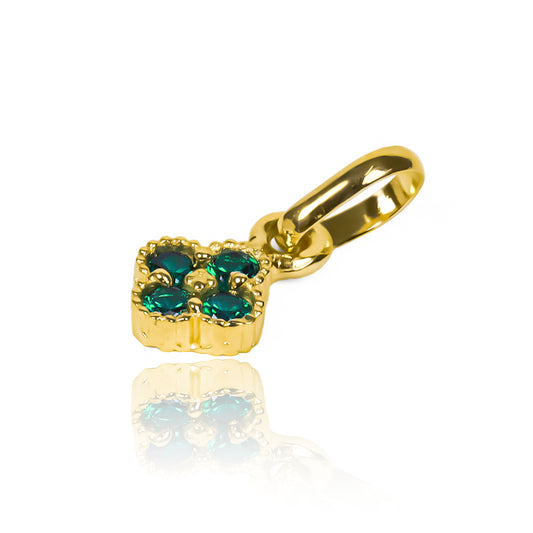 Dije Trébol green S fabricado en Oro 18K, elaborado por Joyería Caracas. Además, con nuestra garantía para toda la vida.
