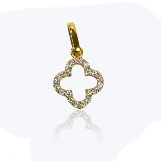 Dije Trébol Croquis S, fabricado en oro de 18K por Joyería Caracas, cuenta con certificado de calidad y garantía de por vida.