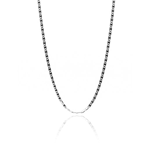 Cadena de escalera plana con espejo M50 white de Joyería Caracas es una opción elegante y sofisticada para cualquier ocasión. Hecha en oro de 18k.