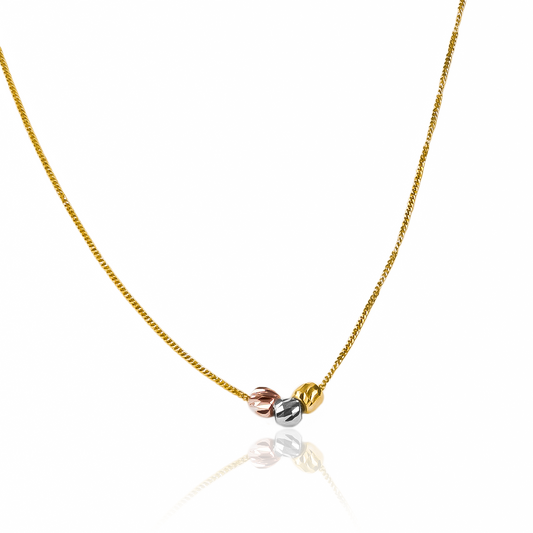 Gargantilla Mini Cubana SS 45 3 Oros, fabricado en oro 18k por Joyería Caracas, cuenta con un certificado de calidad y garantía de por vida.