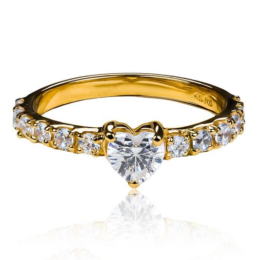 Anillo solitario corazón enamorado, elaborado en oro 18k por Joyería Caracas, cuenta con un certificado de calidad que garantiza su autenticidad.
