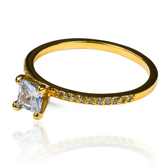 Anillo de compromiso princess ring de Joyería Caracas. Hecho en oro 18k con certificado de calidad y garantía para toda la vida.