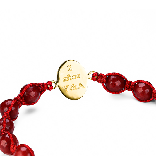 Lleva la elegancia y sofisticación a un nuevo nivel con la Pulsera Milagrosa JC. Hecha de oro 18K de la prestigiosa Joyería Caracas, esta pulsera no solo es una joya exclusiva, sino también una garantía para toda la vida. Una pieza de arte para lucir y atesorar.