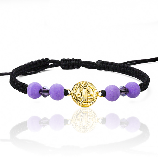 Pulsera San Benito L fabricada en oro 18K por Joyería Caracas, esta pulsera cuenta con una garantía de por vida.