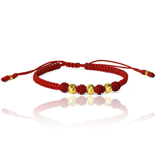 Pulsera Esfera Facetada #6 x 3 + #3 x 2 de Joyería Caracas está elaborada en oro 18k y cuenta con hilo coreano y bisutería de calidad. Con garantía de por vida y sin costo adicional.