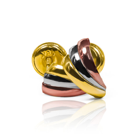 Déjate encantar por la exclusividad y elegancia de nuestro Topitos Abanico 3 oros. Fabricado con Oro 18K y garantizado de por vida por Joyería Caracas, este accesorio es una verdadera obra de arte. Haz una inversión segura y luce siempre sofisticado con nuestro Topitos Abanico 3 oros.