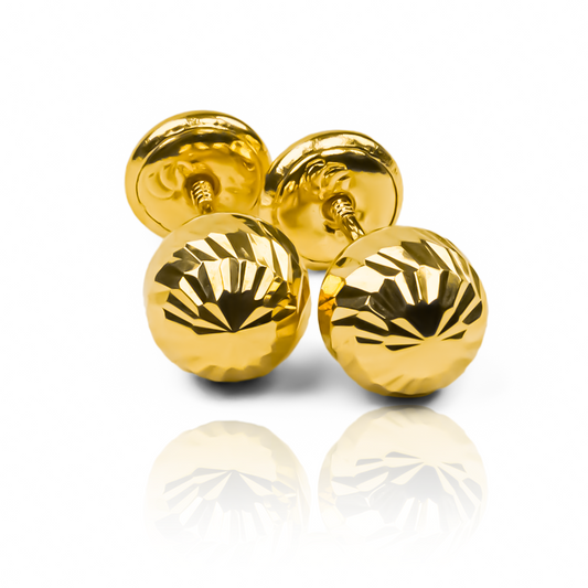 Topitos Esfera diamantada #6. Fabricados en Oro 18K y respaldados por Joyería Caracas, estos topitos son una verdadera joya de colección. Disfruta de su belleza y calidad con la garantía para toda la vida. Una elección que te acompañará por siempre.