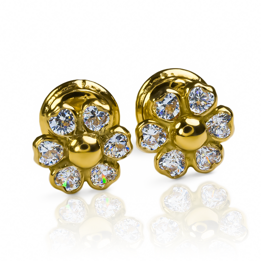 Topitos Flor de Cristal 6 pétalos, elaborados con oro 18K y garantizados de por vida por Joyería Caracas. Manténgase en estilo con esta fina pieza de alta calidad.