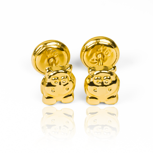 Topitos Hipopótamo de Joyería Caracas. Confeccionados en oro 18K de la más alta calidad, estos topitos son una verdadera pieza de arte para llevar en tus orejas. Garantizados de por vida, ¡un accesorio exclusivo que te acompañará siempre!