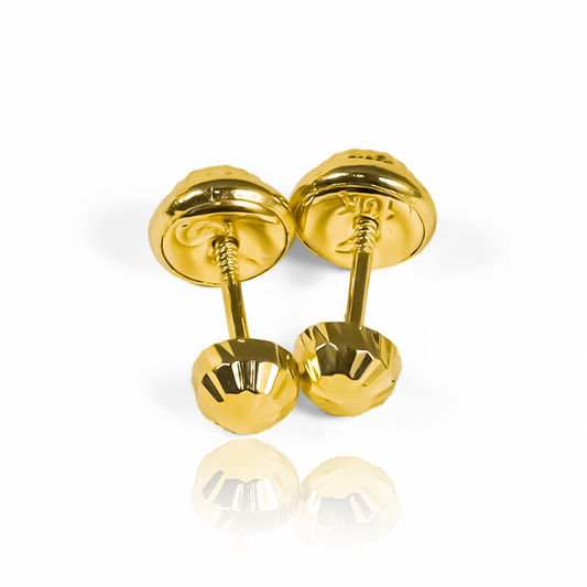 Topitos Media esfera diamantada #4. Fabricado con Oro 18K y con el respaldo de la prestigiosa Joyería Caracas, esta pieza es sinónimo de calidad y durabilidad. Con garantía de por vida, es una inversión que perdurará por generaciones.