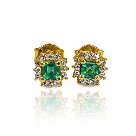 Topitos Square Esmeralda fabricado en oro 18k por Joyería Caracas, cuenta con certificado y garantía de por vida.