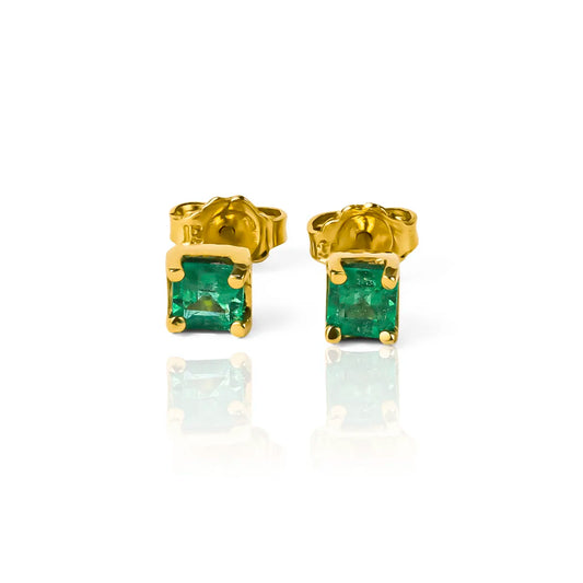 Topitos Box Emerald, fabricados en oro 18 quilates por Joyería Caracas, cuenta con una garantía para toda la vida, asegurando la calidad y durabilidad.