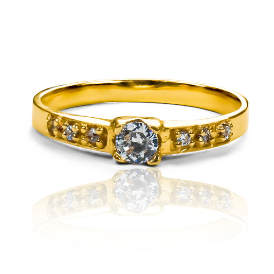 Anillo de compromiso argentina Lover de Joyería Caracas, fabricado en oro 18k con un certificado de calidad y garantía para toda la vida.