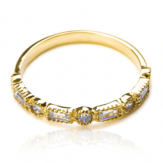 Anillo baguette diamond. Hecho a mano en Joyería Caracas con oro 18k, es una adición atemporal a tu colección. Con garantía de por vida.