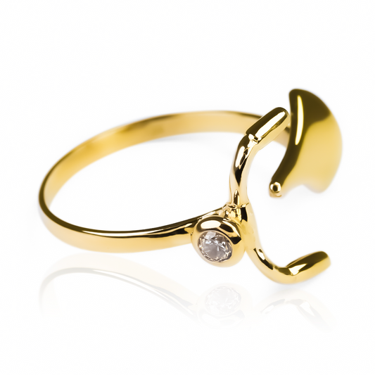 Anillo bici retro JC. Fabricado con Joyería Caracas de oro 18k, este anillo no solo es una pieza única, sino que también cuenta con garantía para toda la vida.