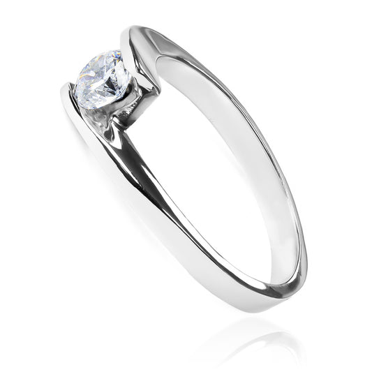 Anillo brenda III. Fabricado en oro 18k por Joyería Caracas, cuenta con certificado de calidad y garantía de por vida.