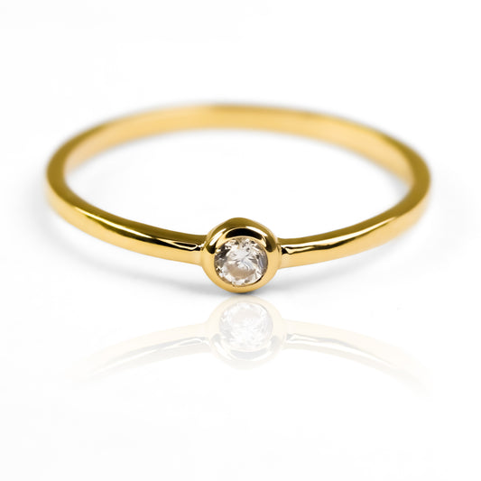 Anillo de compromiso Circuit, hecho en oro de 18 quilates y certificado de calidad, de Joyería Caracas es un símbolo de compromiso y amor para toda la vida.